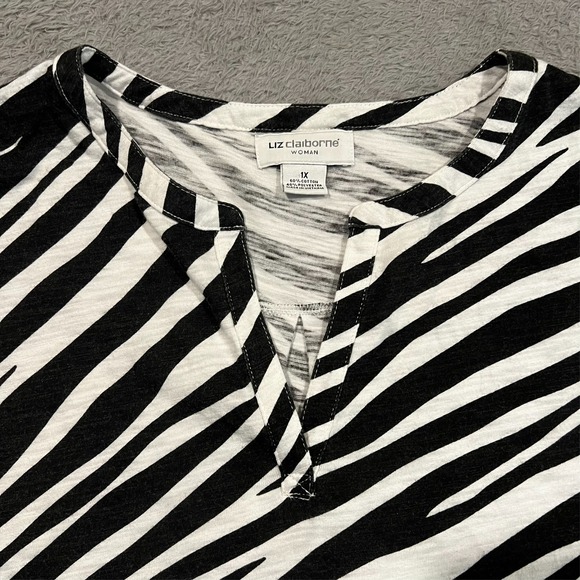 Liz Claiborne Blouse Top Zebra Print Button Accent Shoulder Plus Women's 1X‎ - Picture 3 of 9